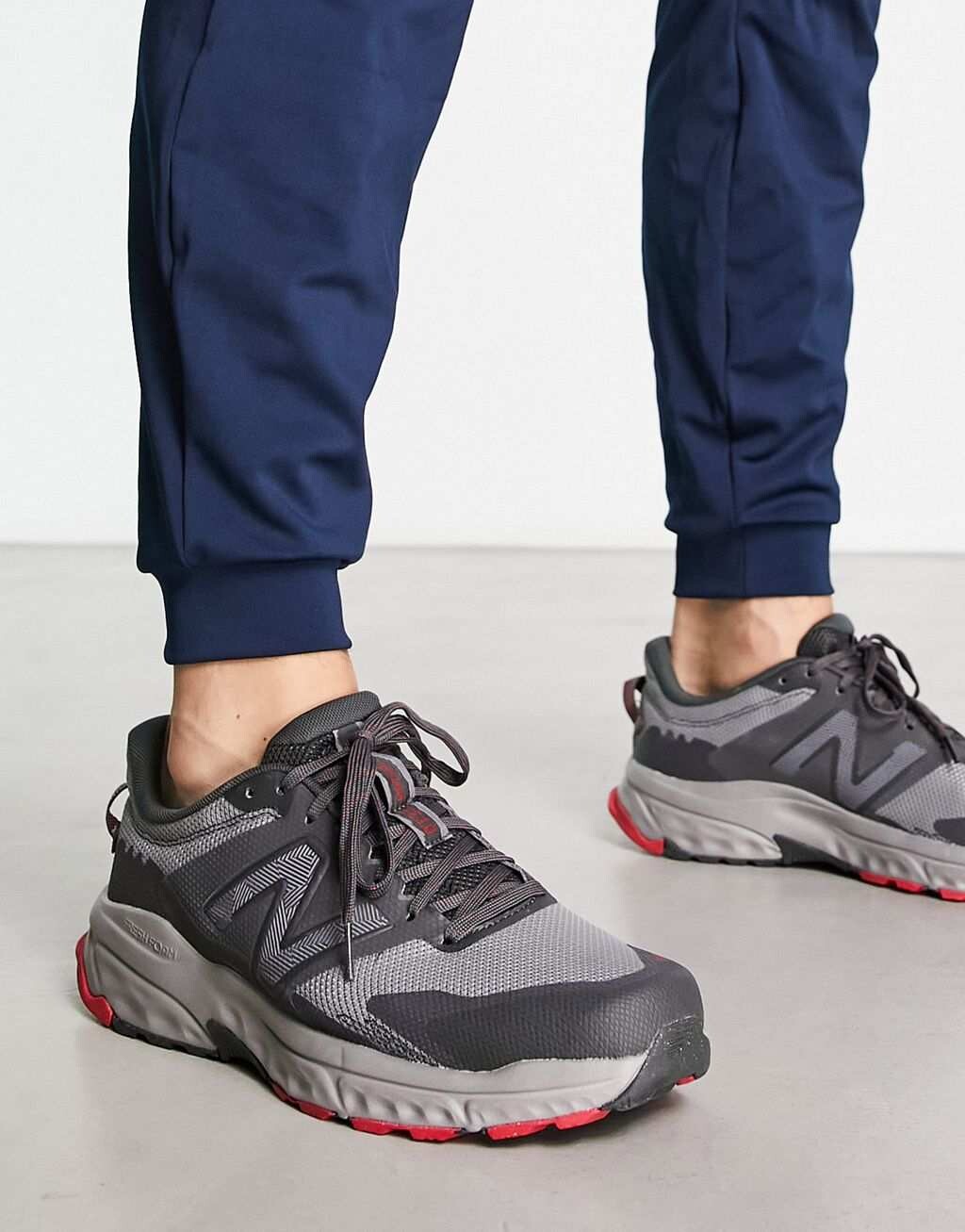 

Черно-серые кроссовки New Balance 510
