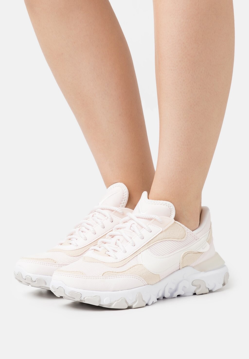 

Кроссовки Nike
