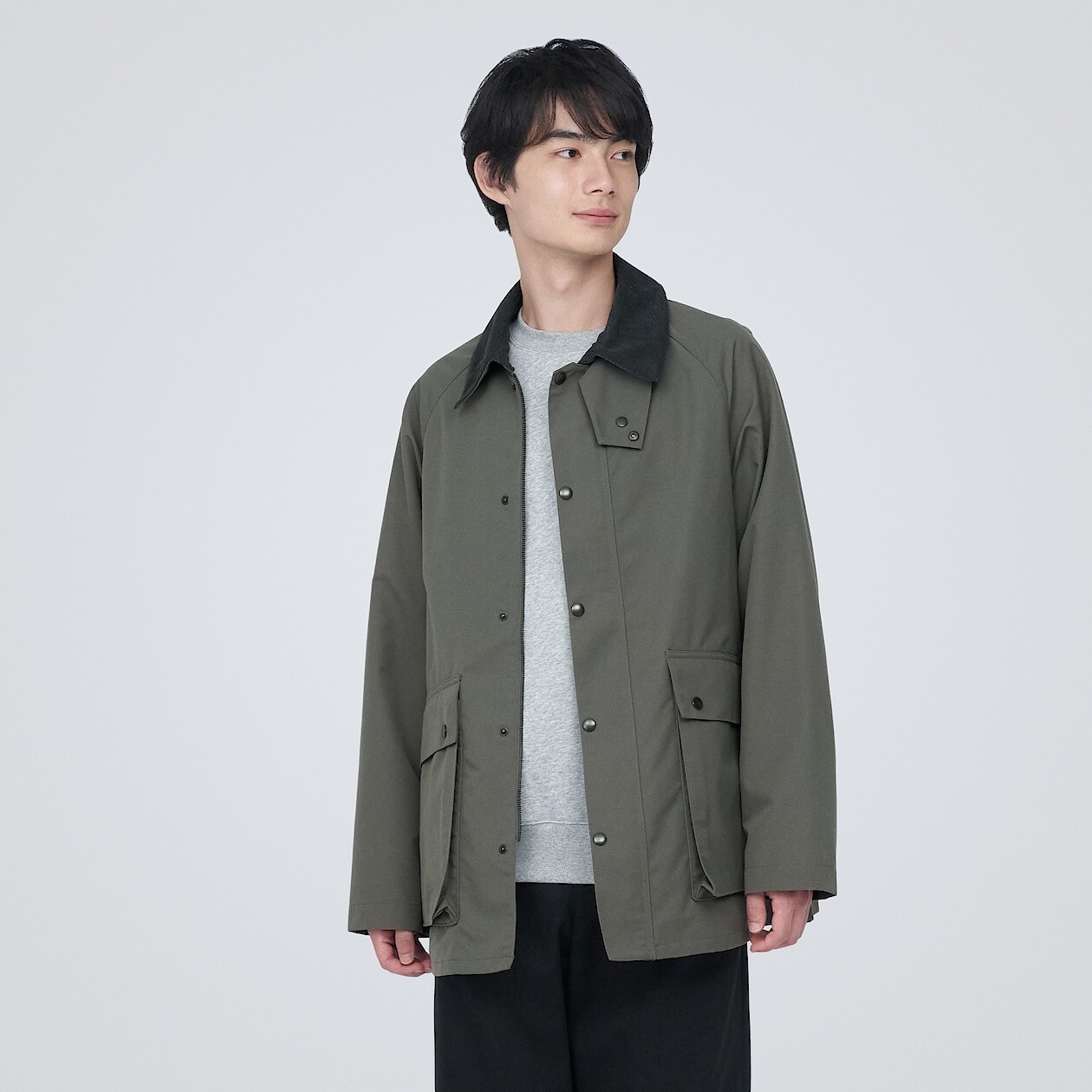 

Водоотталкивающая вельветовая куртка с воротником MUJI, дымчато-зеленый