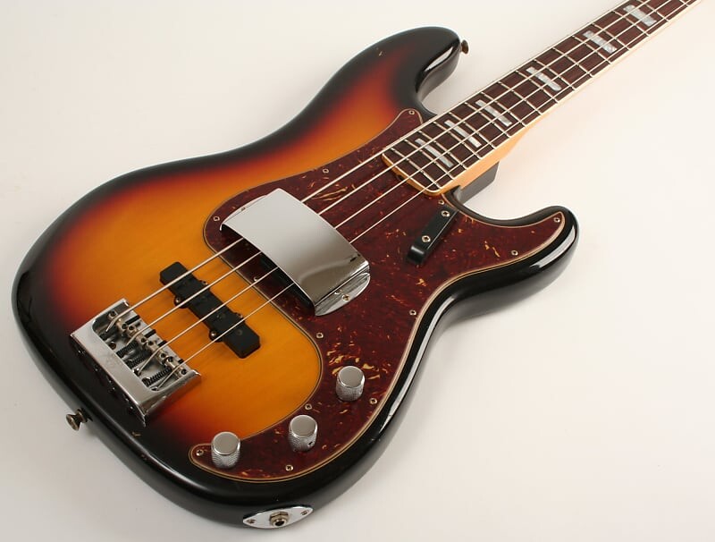 

Басс гитара Fender Custom Shop Limited Edition P Bass Special Journeyman Relic Rosewood Fingerboard 3-Color Sunburst CZ575999