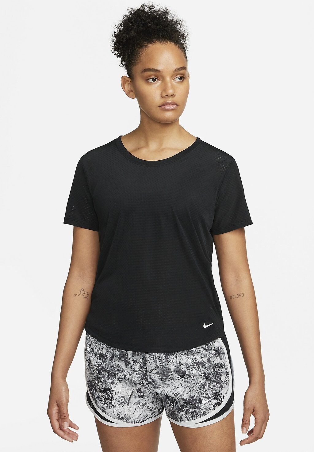 

Спортивная футболка Nike, черно-белый, Черный