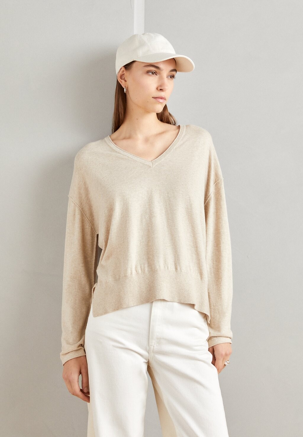 

Вязаный свитер V-NECK Mos Mosh, цвет cement