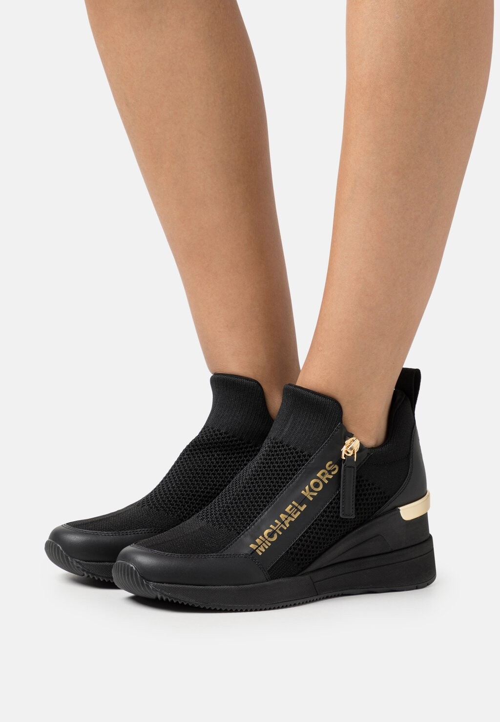 

Кроссовки MICHAEL Michael Kors, черный