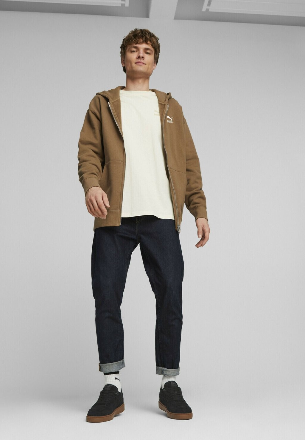 

Кроссовки Puma ЗАДНЯЯ ЗОНА, цвет black gum
