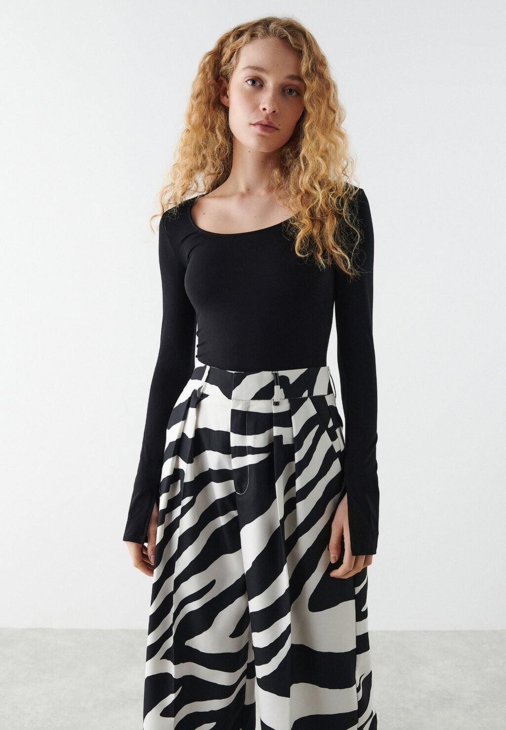 

Рубашка с длинным рукавом Gina Tricot, черный