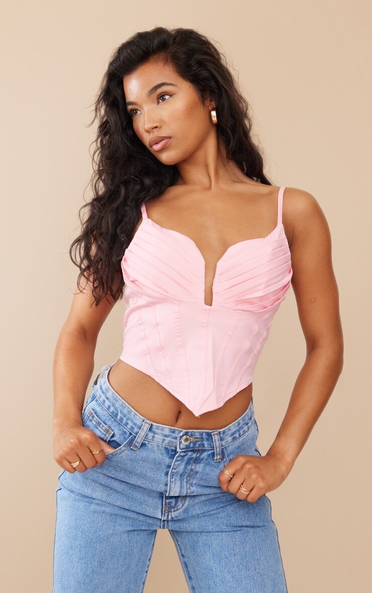 

PrettyLittleThing Розовый укороченный топ с плиссировкой и корсетом на бретельках