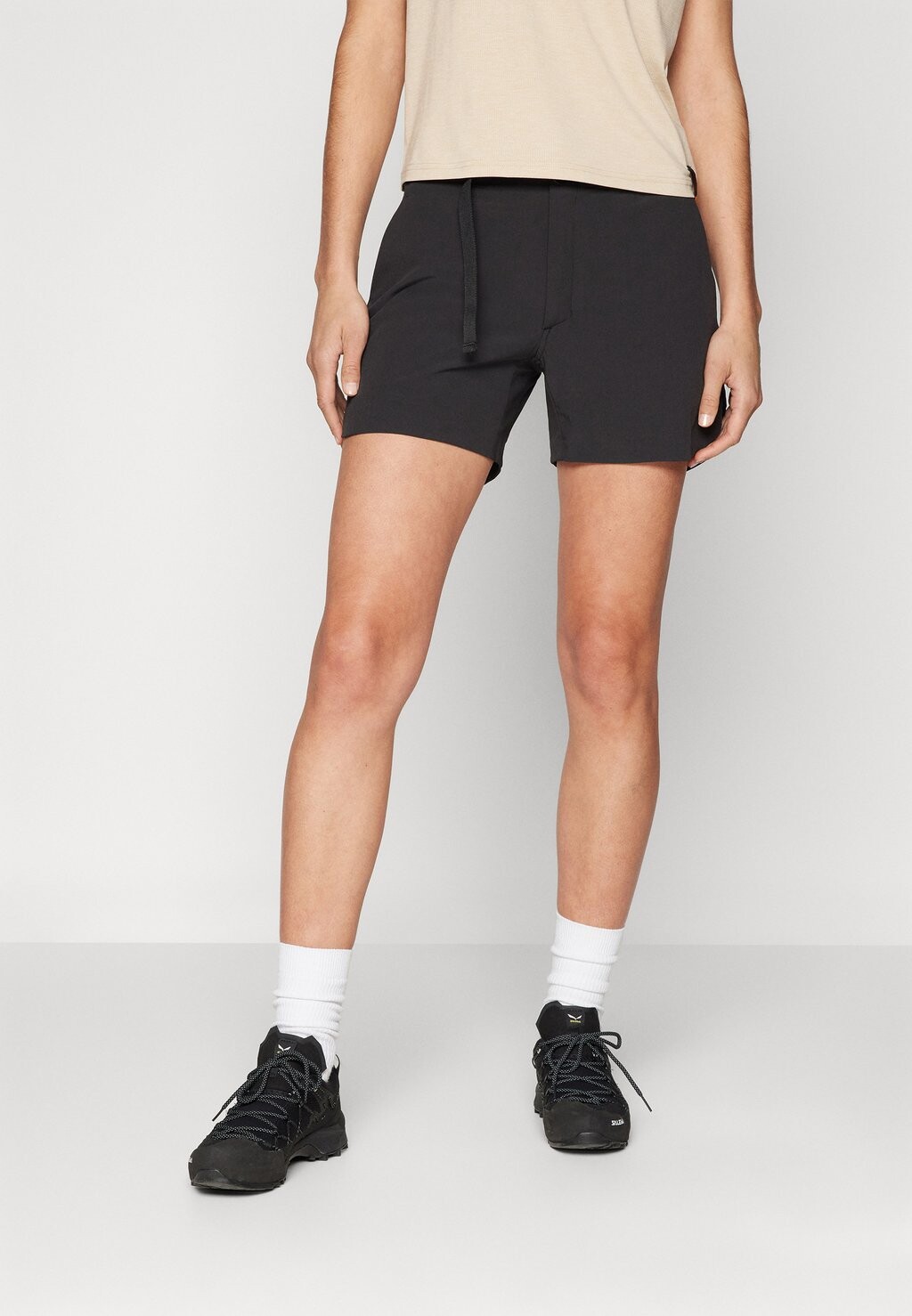 

Спортивные шорты VISLIGHT LIGHT Peak Performance, цвет offblack