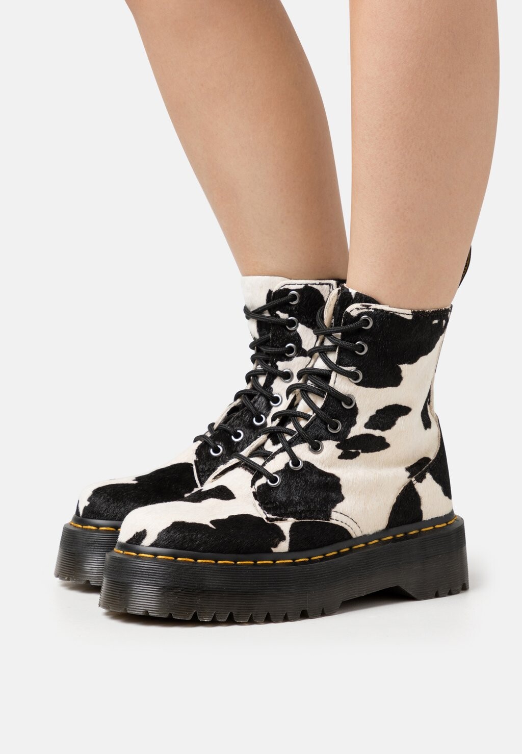 

Ботильоны на платформе JADON Dr. Martens, черный/белый