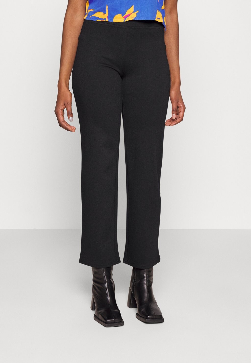 

Брюки ONLY, черный Onlpaige Life Slim Straight Pant, черный