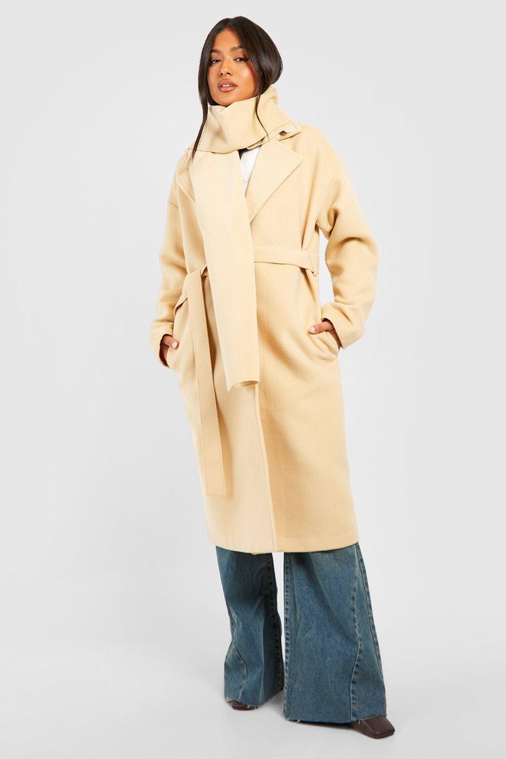 

Шерстяное пальто с запахом petite и шарфом Boohoo, кэмел