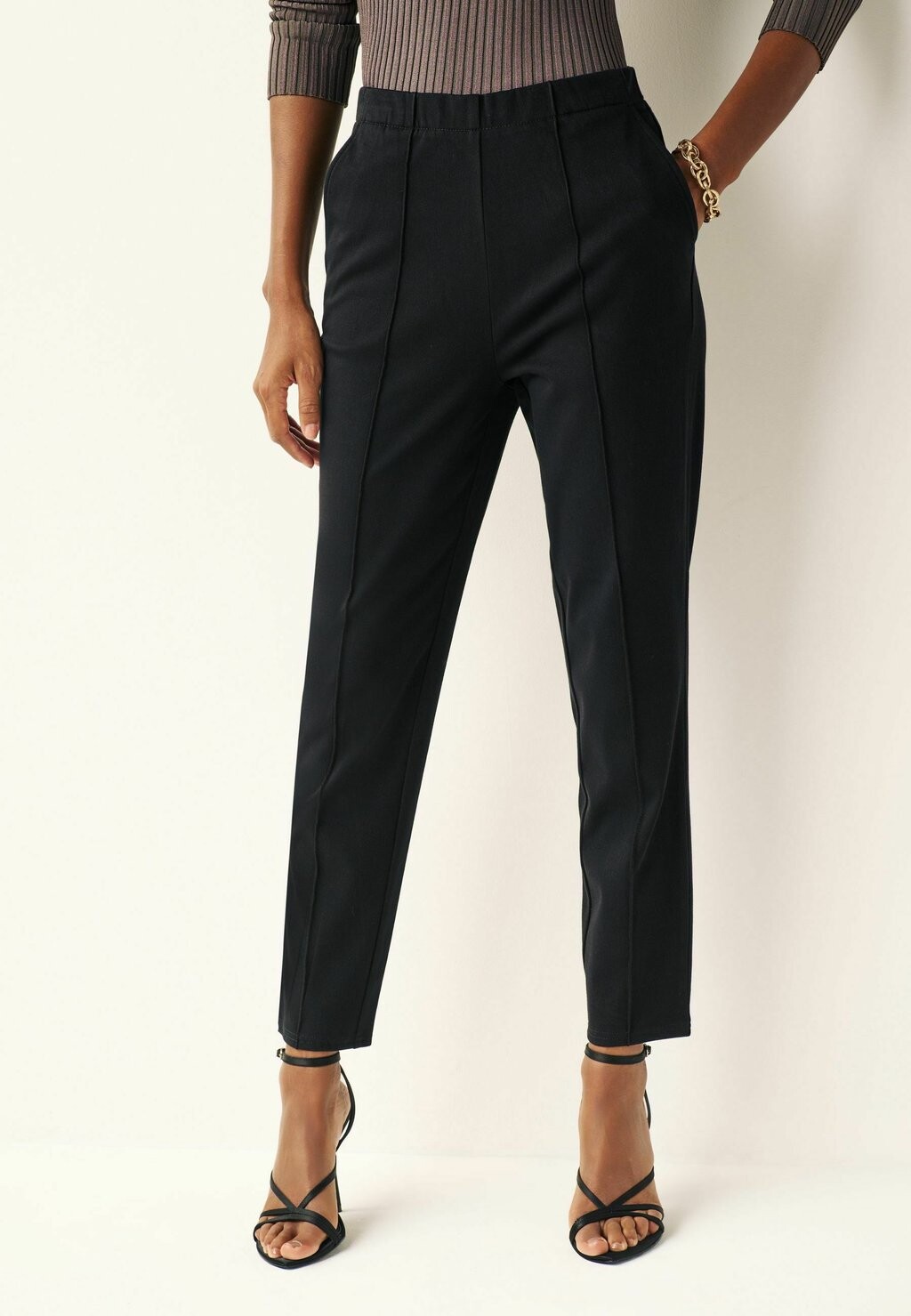 

Брюки Regular Fit Next, черный