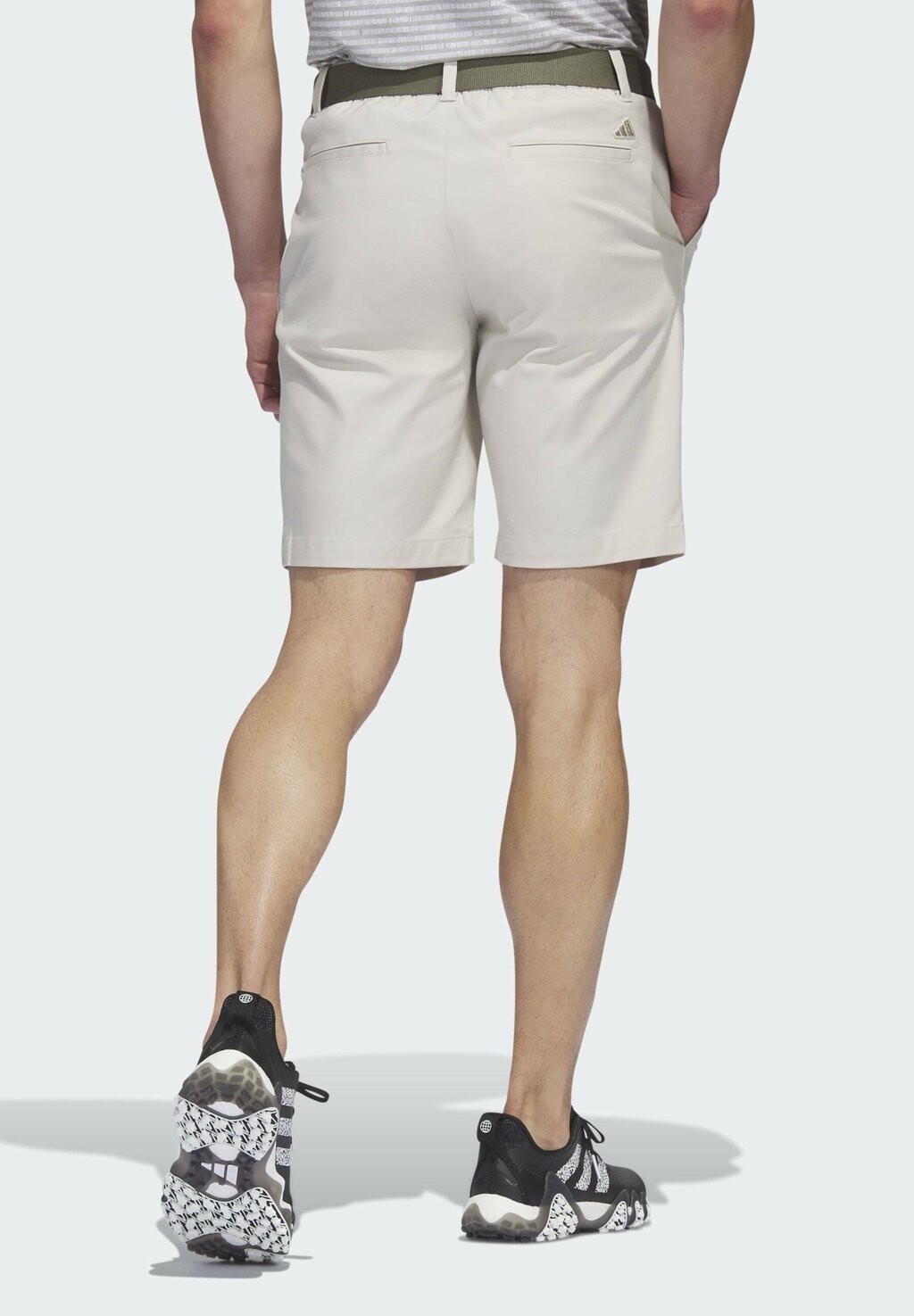 

Спортивные шорты Adidas
