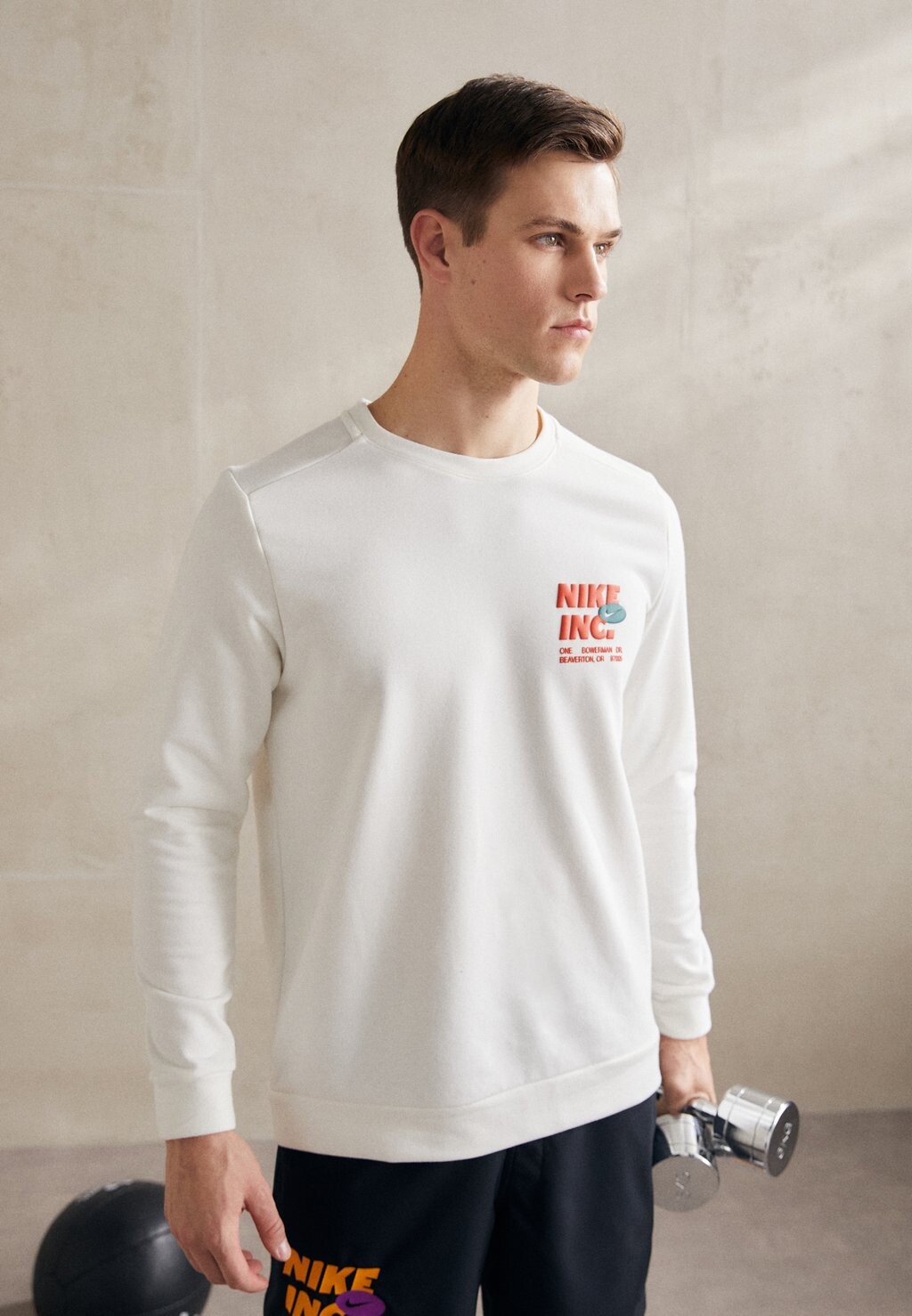 

Толстовка CREW Nike, цвет sail/cosmic clay
