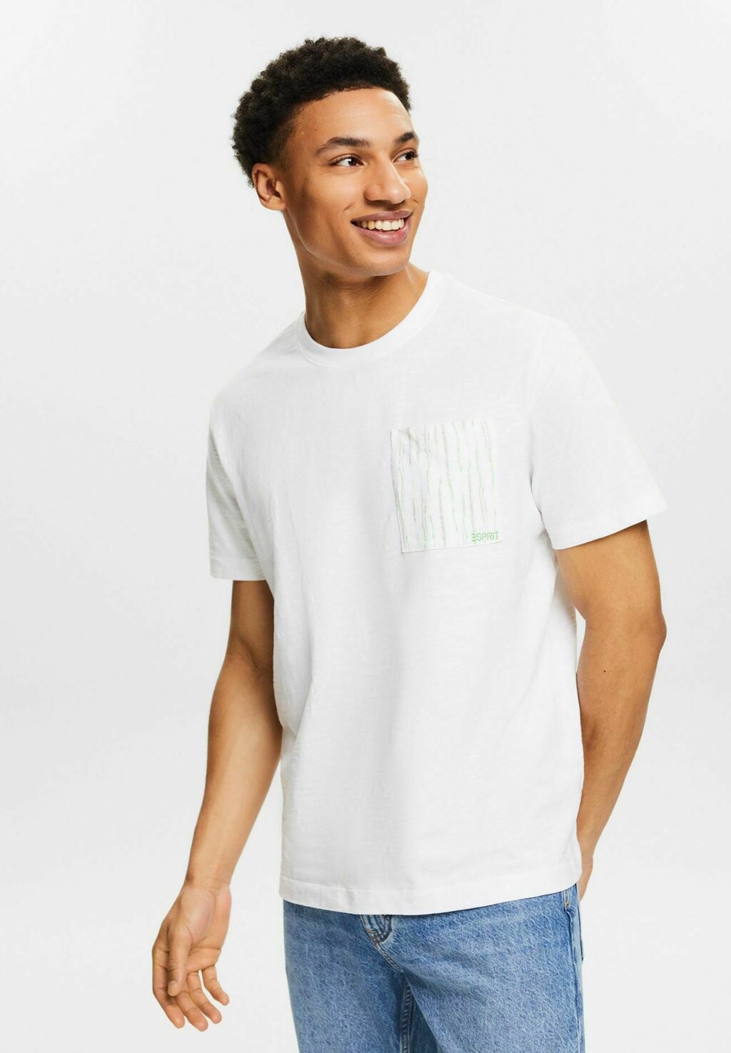 

Футболка с принтом MIT SLUB-STRUKTUR UND LOGO Esprit, цвет white