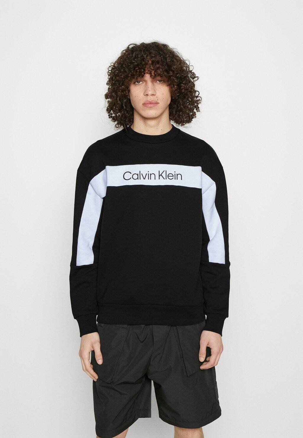 

Толстовка Calvin Klein, черный