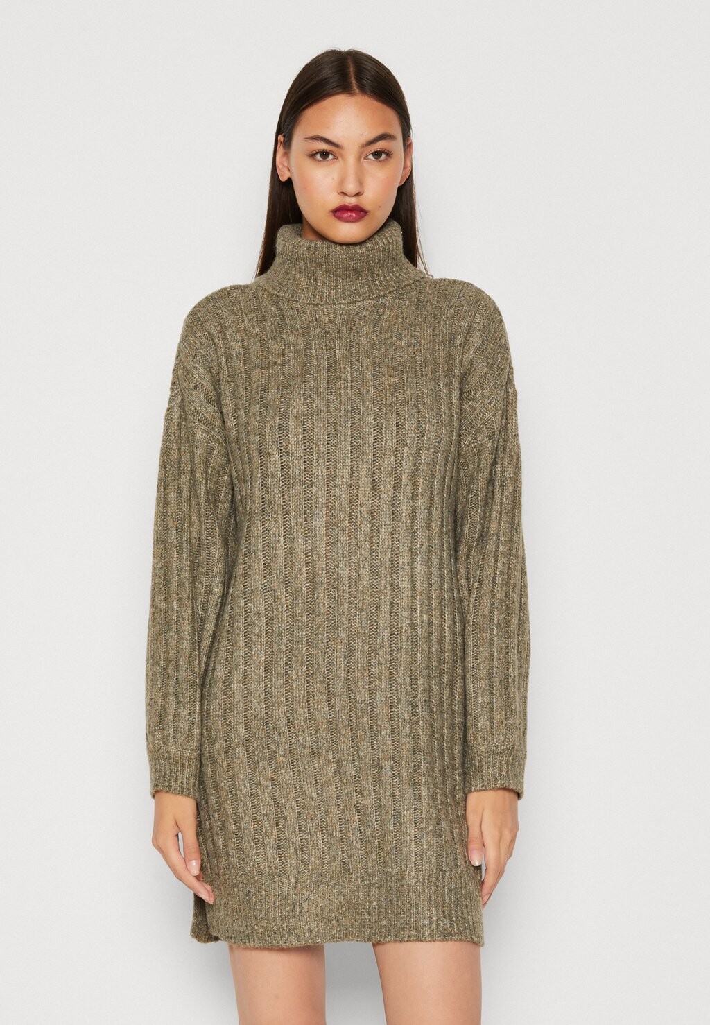 

Платье Noisy May NMNINA ROLLNECK DRESS, зеленый комбу/меланж