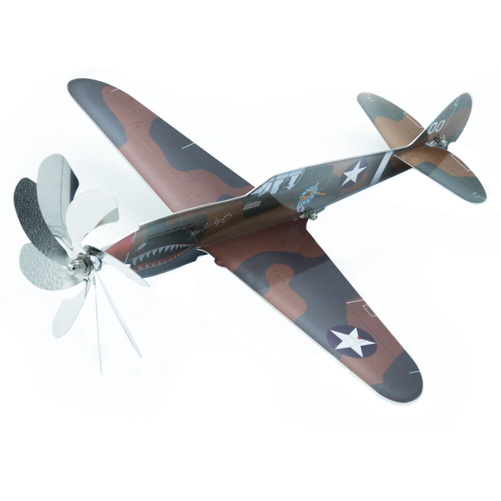 

Самолет P-40 Kittyhawk, ветряная мельница, украшение сада