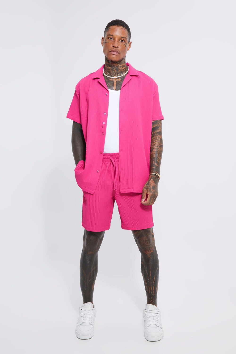 

Рубашка оверсайз и короткий комплект Boohoo, фуксия