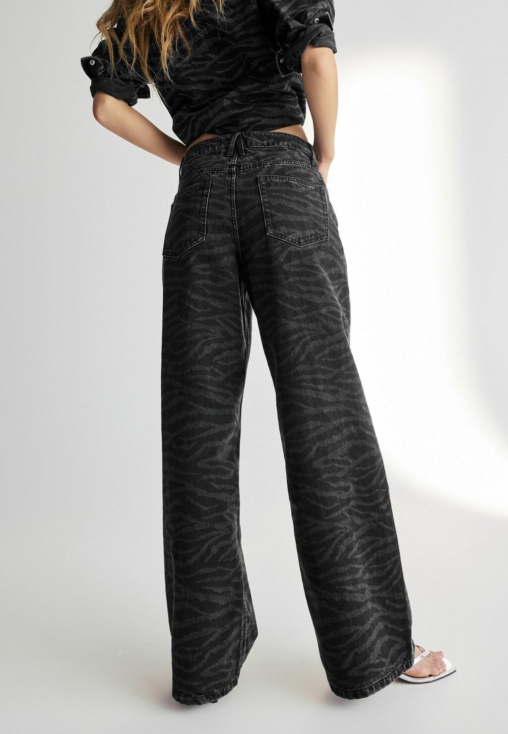 

Расклешенные джинсы ZEBRA WIDE LEG Next, черный