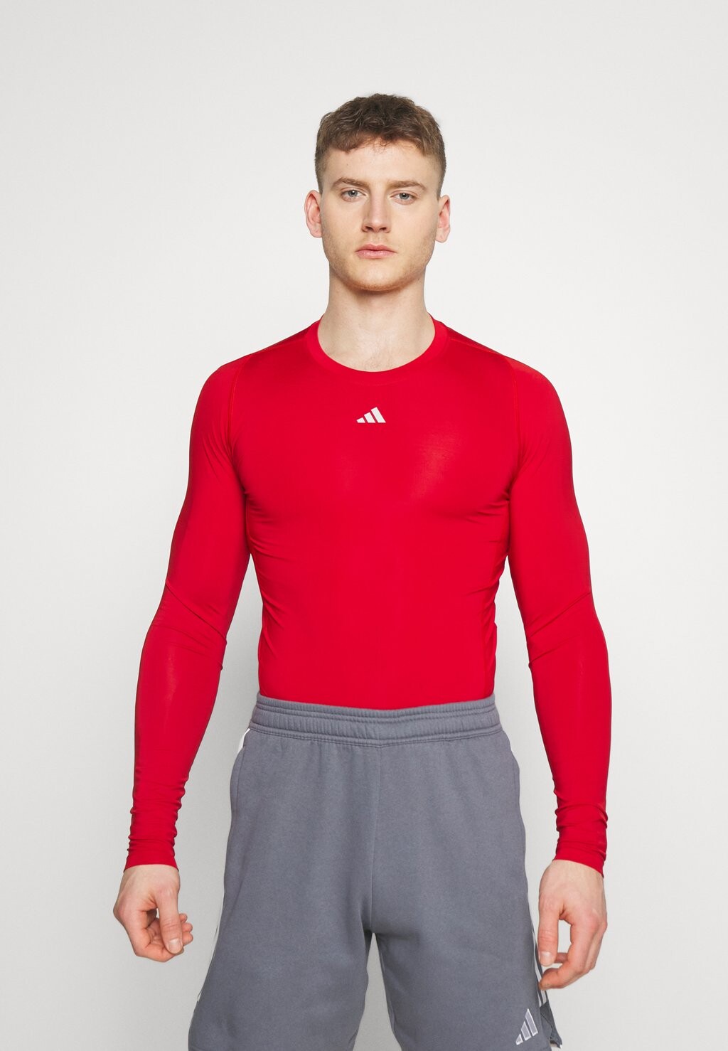 

Майка Adidas, Красный