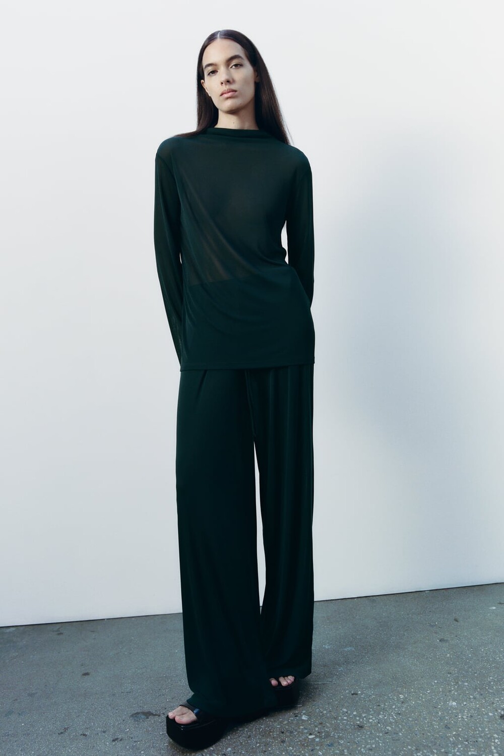

Струящийся топ с длинным рукавом ZARA, зеленый