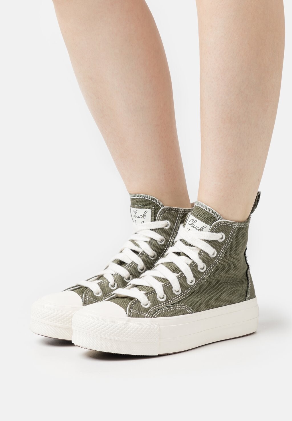 

Высокие кроссовки Converse