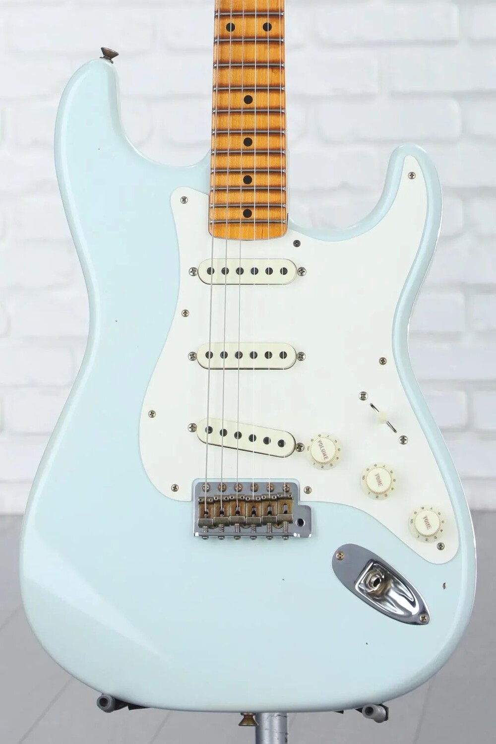 

Fender Custom Shop Реликвия Stratocaster Journeyman 1950-х годов — Faded Sonic Blue