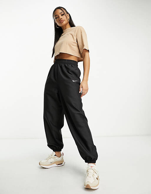 

Черные тканые джоггеры Nike Trend