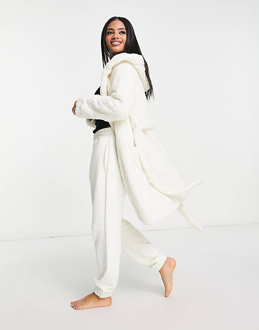 

Уютный халат кремового цвета UGG Aarti