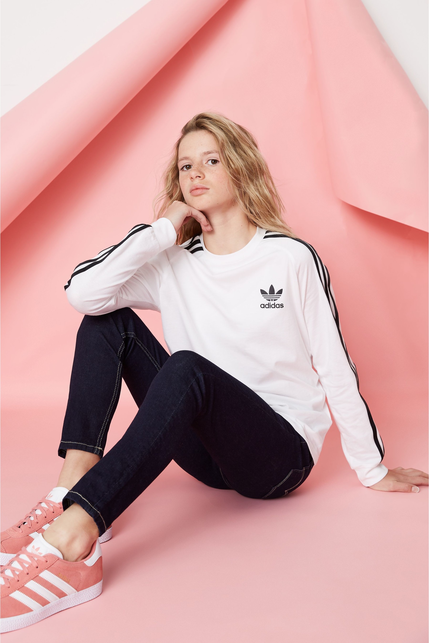 

Белая футболка с длинными рукавами adidas Originals Cali adidas originals, белый