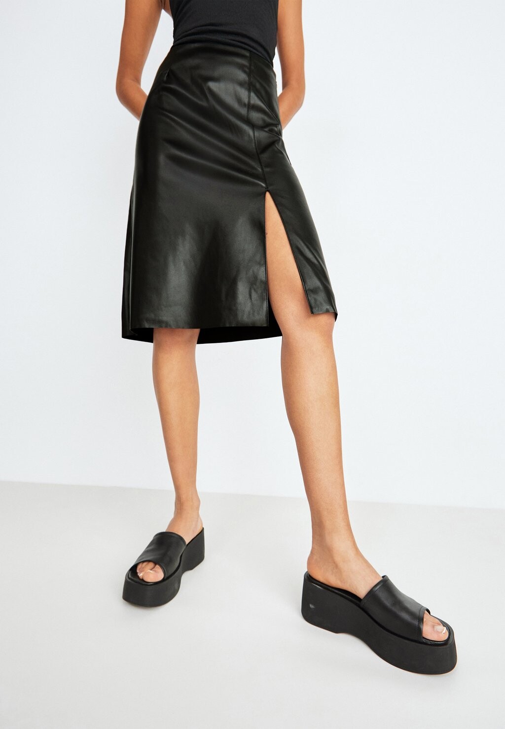 

Расклешенные поля Noisy May CLARA HW SLIT MIDI LENGTH, черный