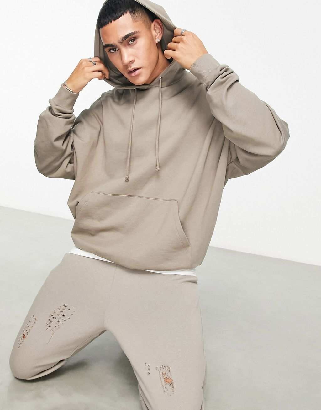 

Коричневое супер-оверсайзное худи ASOS DESIGN, Коричневый