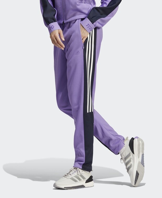 

Тренировочные штаны adidas Sportswear, фиолетовый