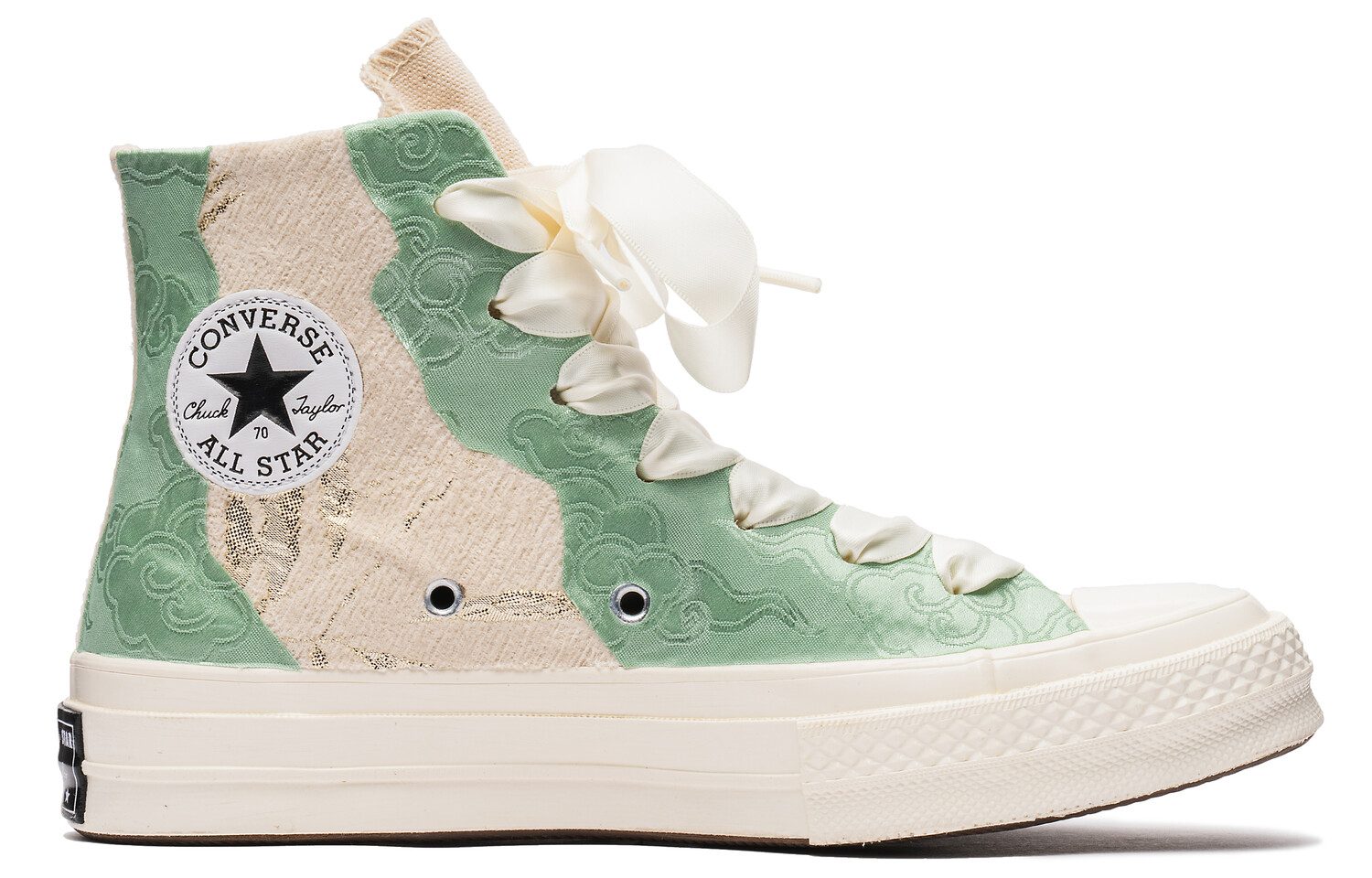 

1970-е годы. Женские кеды с высоким берцем, зеленые. Converse