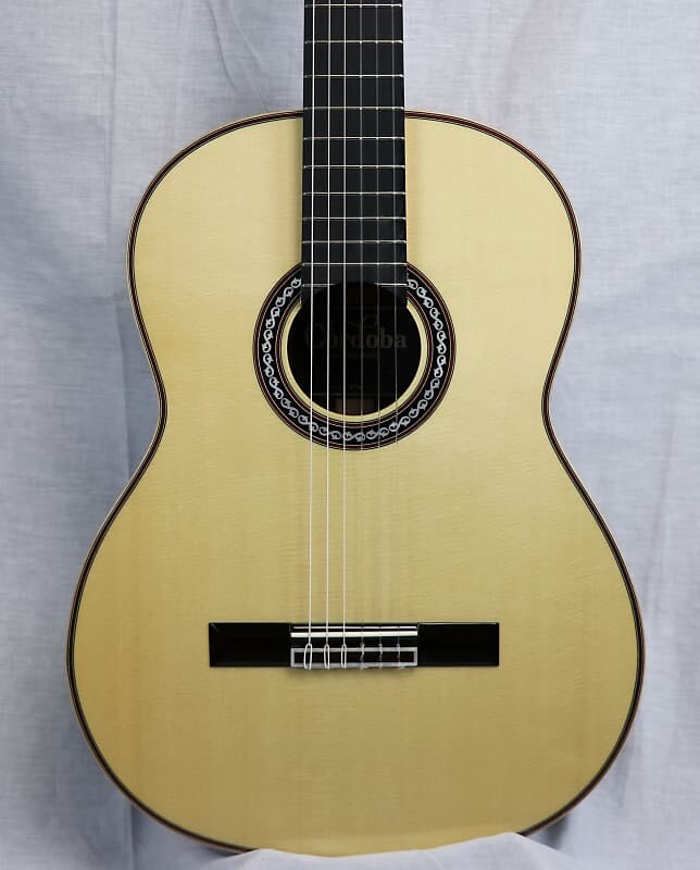 

Акустическая гитара Cordoba C12 Spruce Top Luthier Series Classical Guitar w/FHS Case
