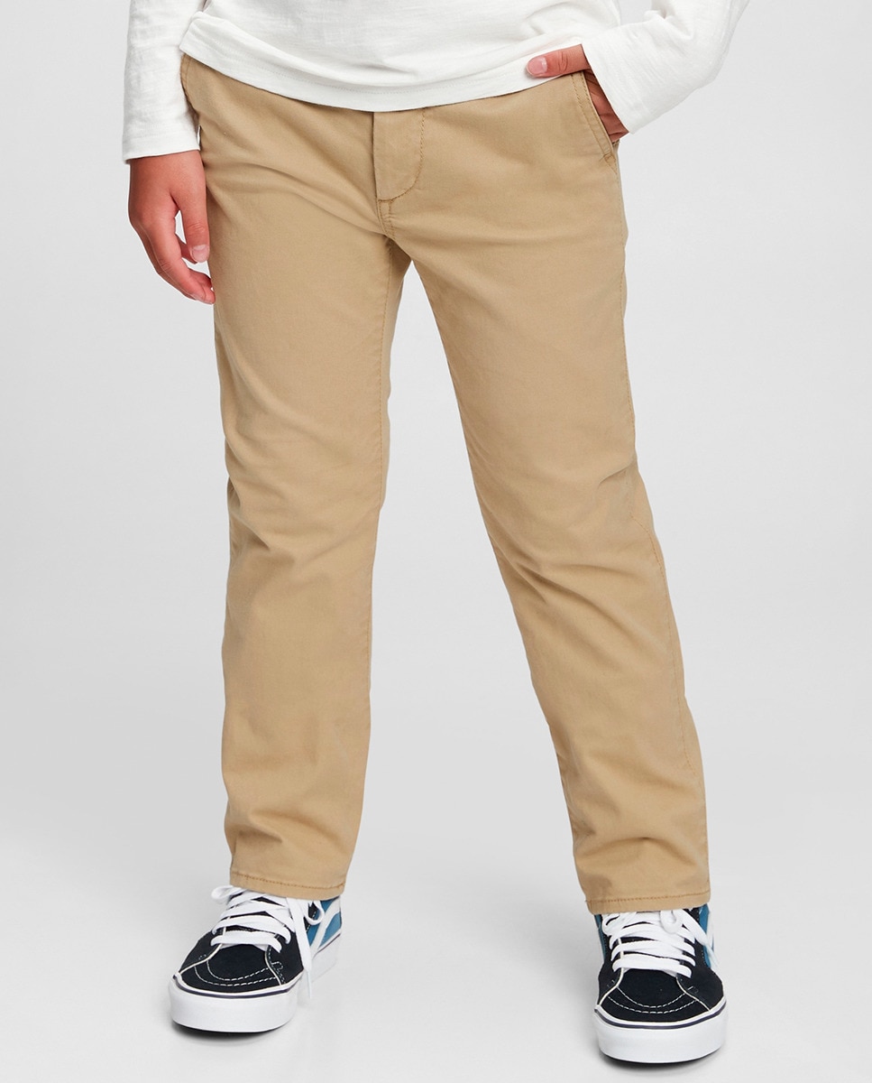 цена Китайские брюки на плоской подошве прямого кроя для мальчика Gap, бежевый
