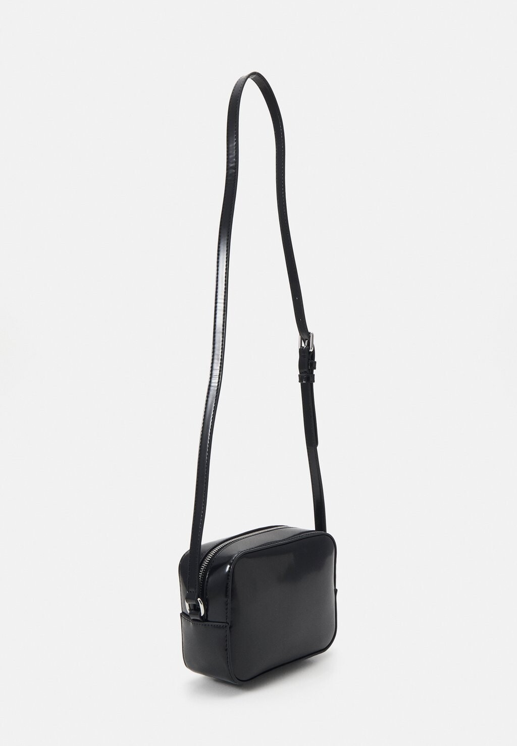 

Сумка через плечо Must Camera Bag Seasonal Tommy Hilfiger, черная