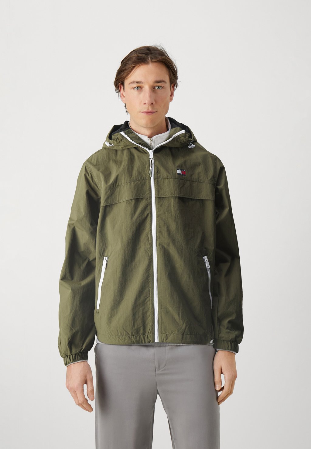 

Ветровка CHICAGO Tommy Jeans, цвет drab olive green