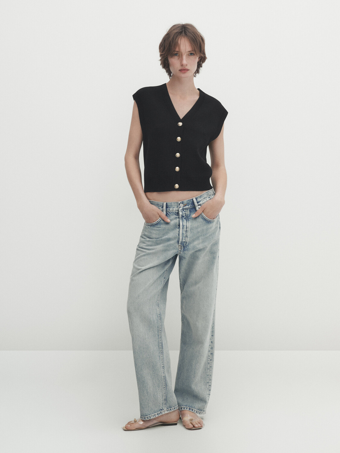 

Вязанный жилет с золотыми пуговицами Massimo Dutti, черный