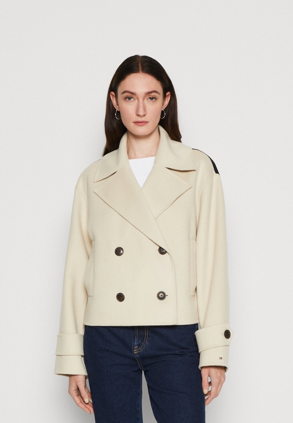 

Куртка Tommy Hilfiger COLORBLOCK PEACOAT, цвет classic beige/desert sky/rouge