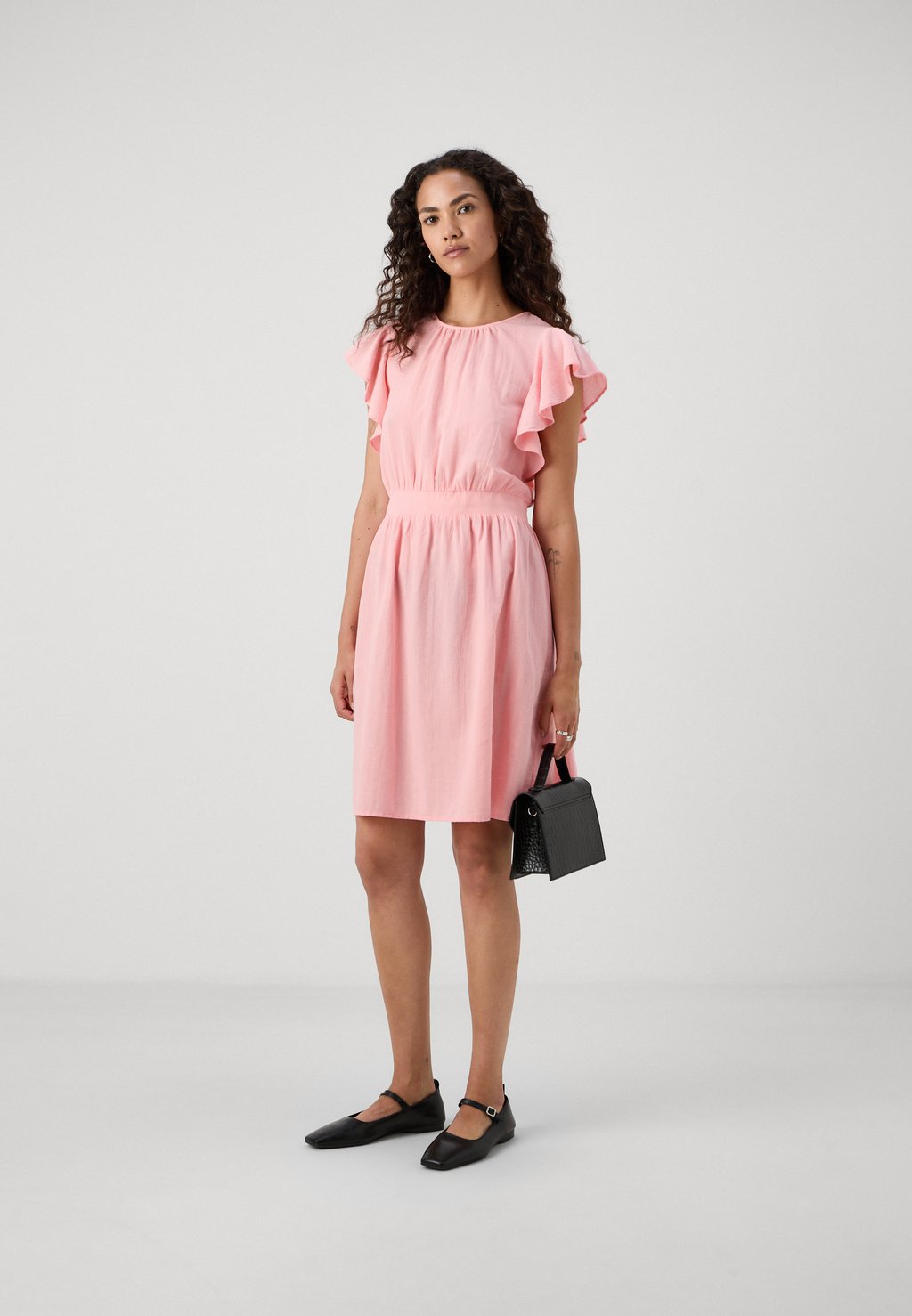 

Дневное платье VMSUI CAP SLEEVE DETAIL DRESS Vero Moda, абрикос