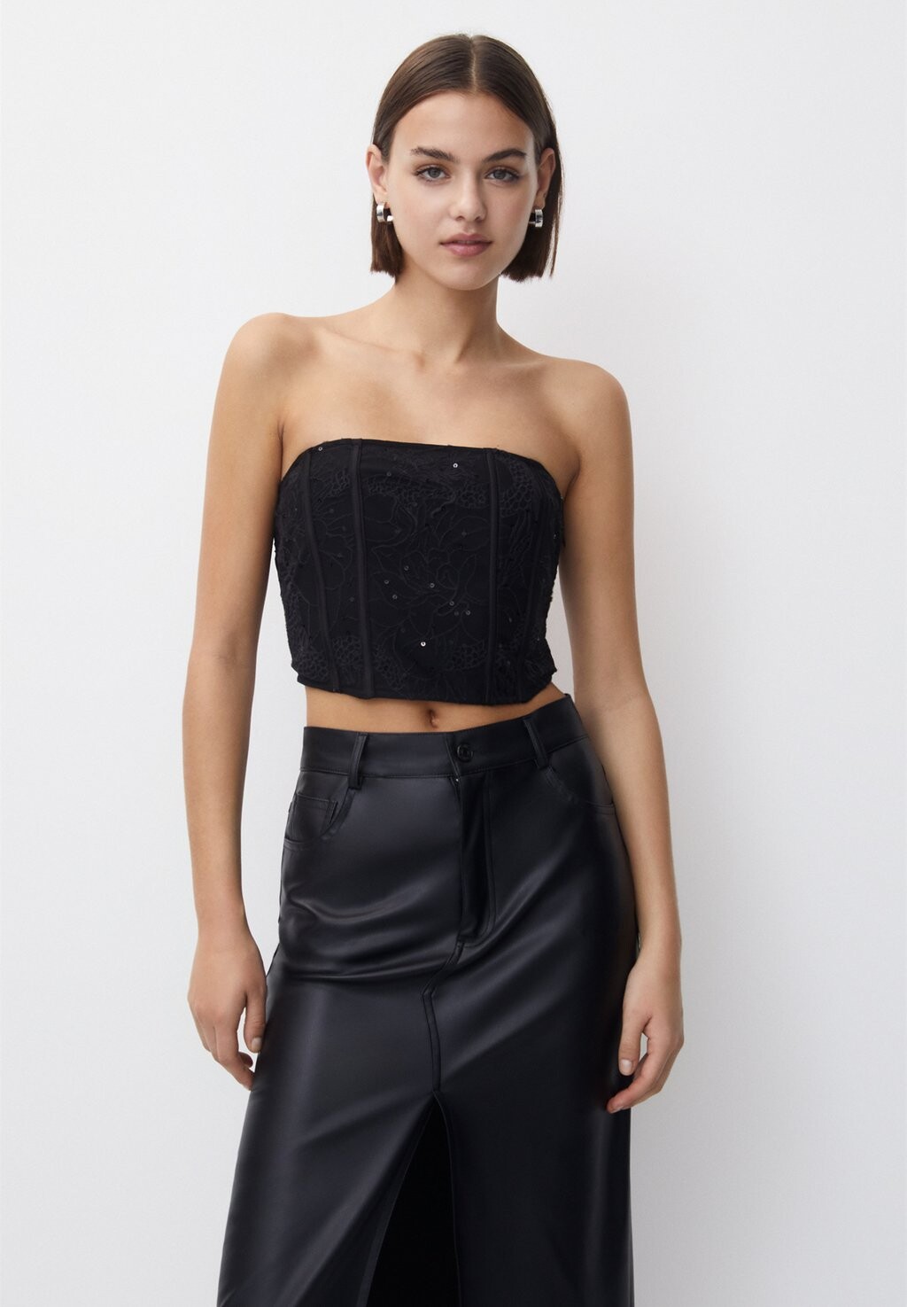 

Топ Embroidered Sequinned Corset PULL&BEAR, черный