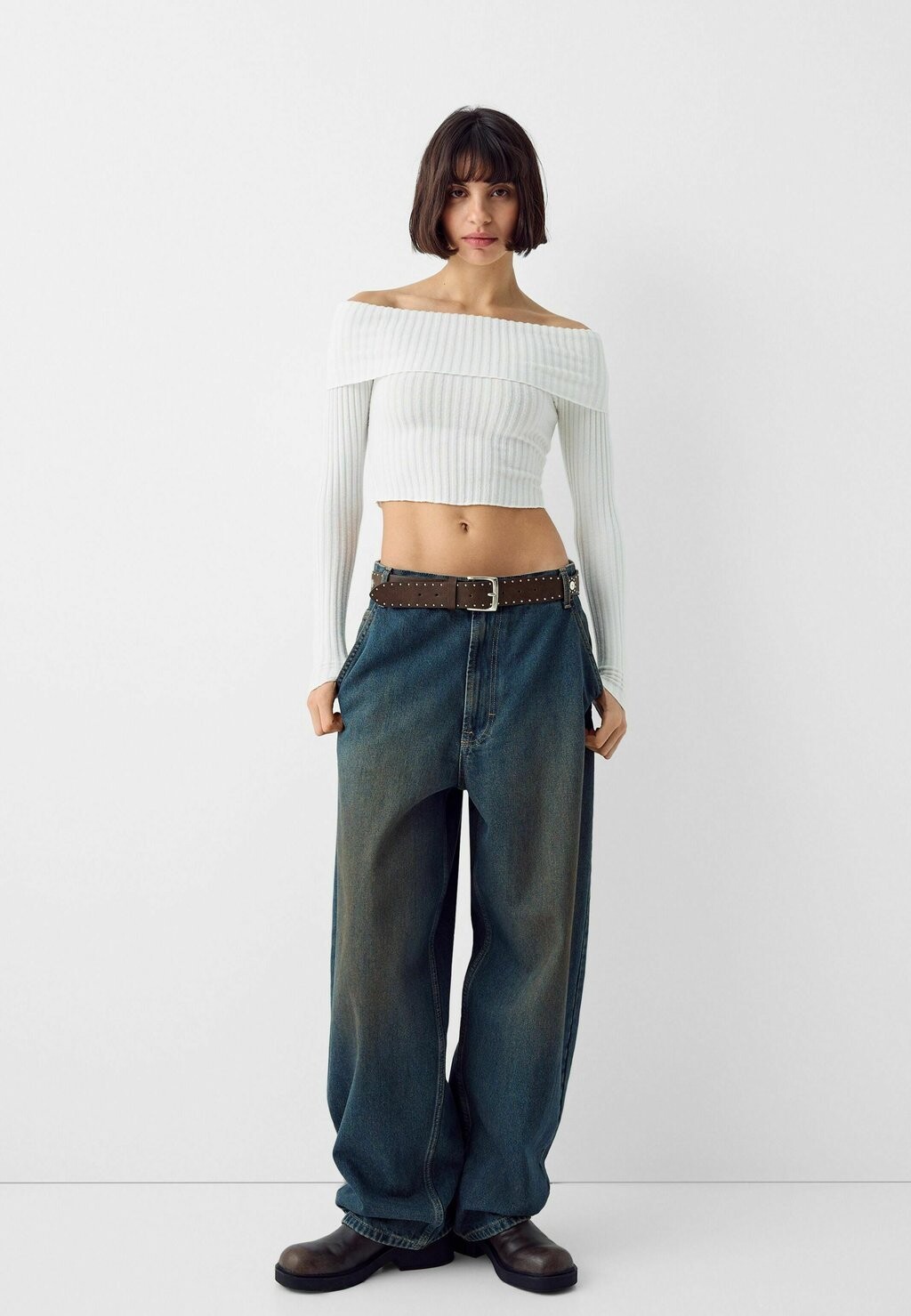 

Ремень Distressed With Detailing Bershka, цвет dark brown