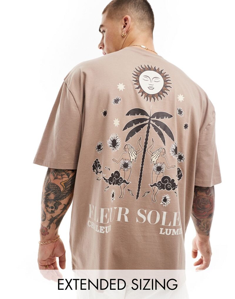 

Коричневая футболка оверсайз с небесным принтом на спине ASOS DESIGN