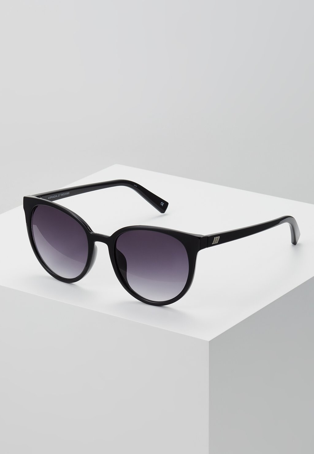 

Солнцезащитные очки Le Specs, черный
