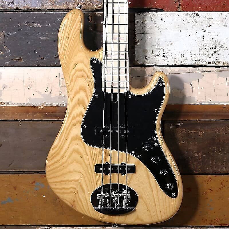

Басс гитара Lakland Skyline Darryl Jones Bass Natural