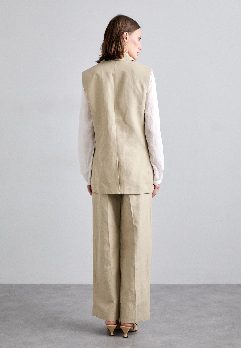 

Жилет ODESSA VEST rag & bone, песочный