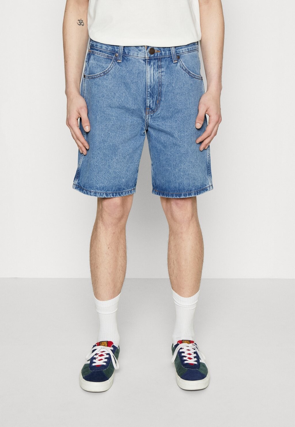 

Джинсовые шорты Wrangler