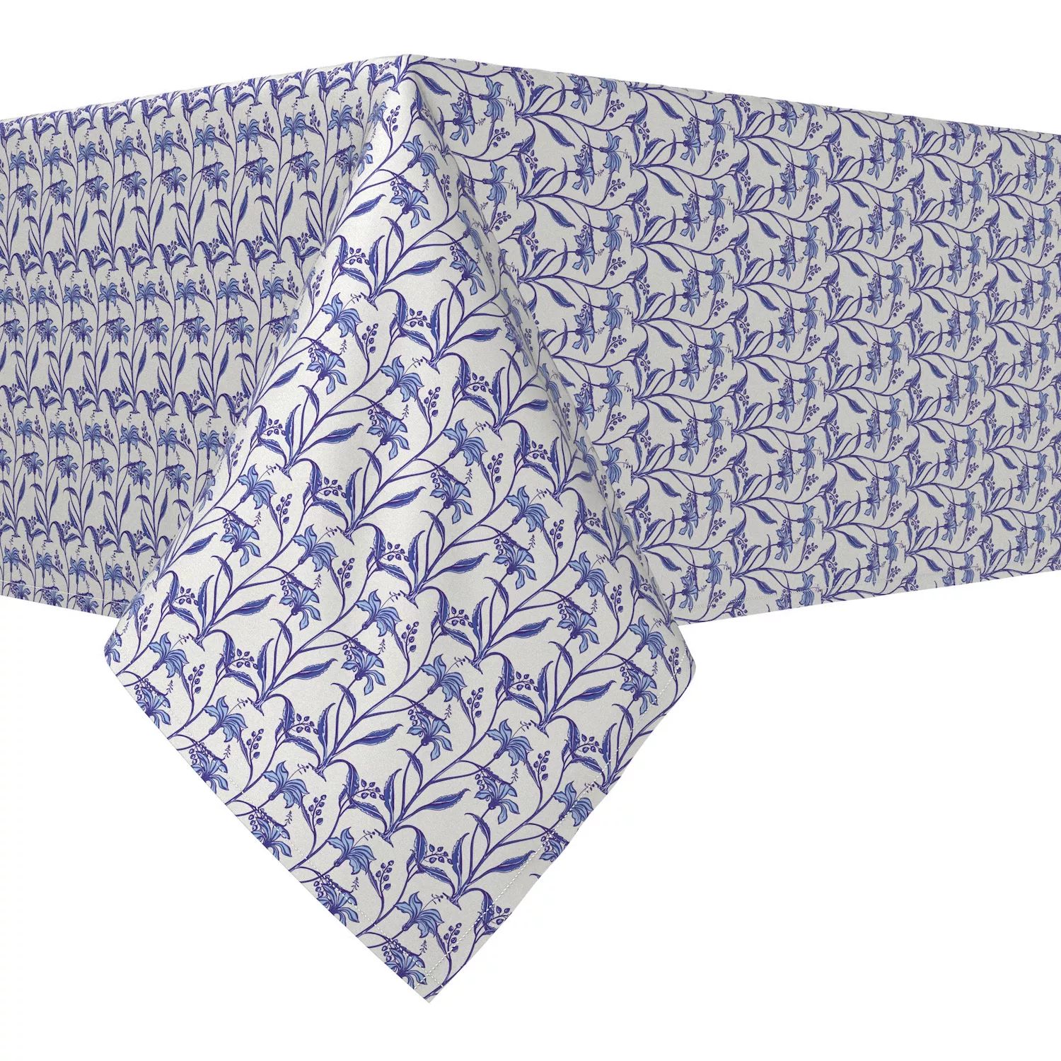Прямоугольная скатерть, 100% полиэстер, 60x104 дюйма, лилии синих оттенков.
