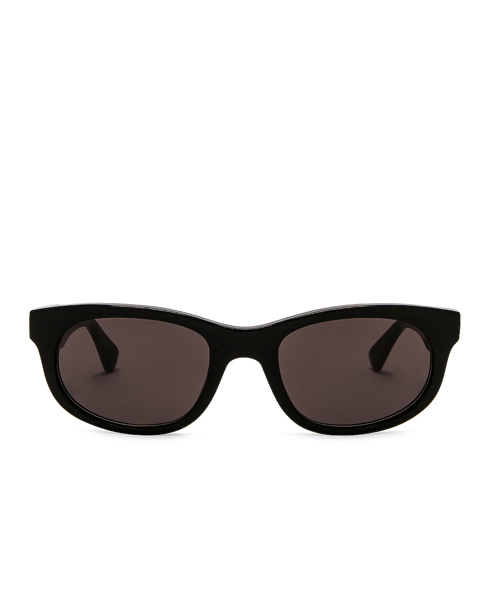 Солнцезащитные очки Bottega Veneta BV1145S, цвет Shiny Black & Solid Grey солнцезащитные очки bottega veneta triangle stud round цвет shiny solid black